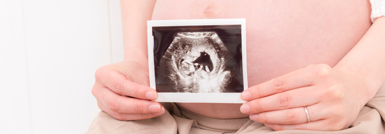 Sfaturi pentru gravide: Ce analize de sânge sunt esențiale?